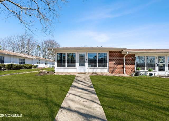 Property at 844A Inverness Ct, Lakewood, NJ 08701, 2 beds, 1 bath