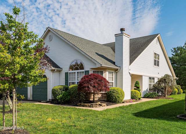 Property at 2479 Woodbine Ln, Toms River, NJ 08755, 3 beds, 3 baths