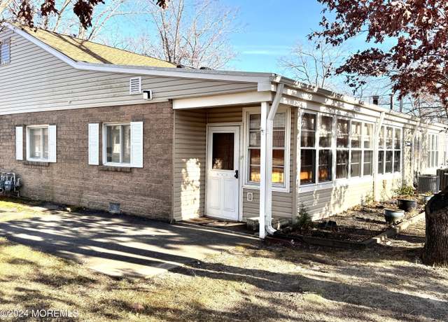 Property at 2 Chestnut St Unit B, Toms River, NJ 08757, 2 beds, 1 bath