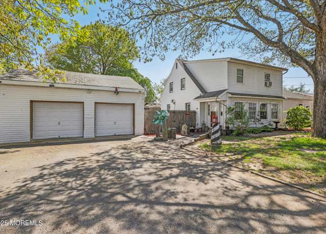 Property at 2213 2nd Ave, Toms River, NJ 08753, 3 beds, 2 baths