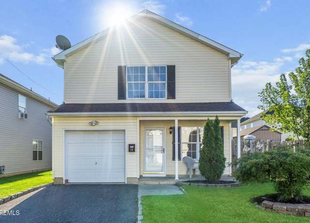 Property at 34 Van Dorn St, Keyport, NJ 07735, 3 beds, 2.5 baths