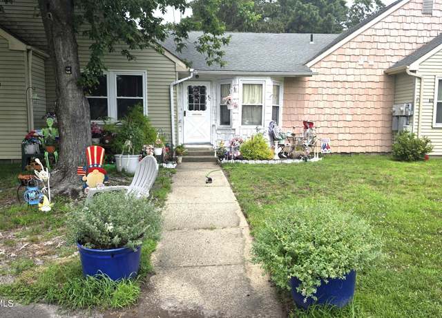 Property at 4 Ardsley Ave Unit C, Whiting, NJ 08759, 2 beds, 1 bath