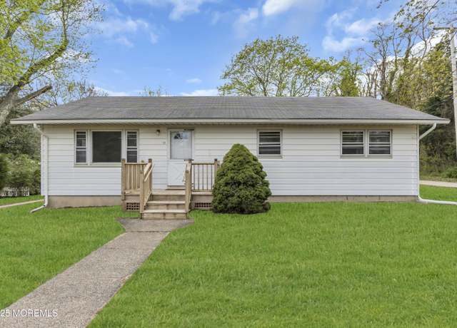 Property at 12 Bay Blvd, Bayville, NJ 08721, 3 beds, 2 baths