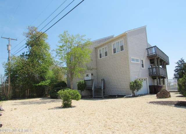Property at 1131 Bayview Ave, Bayville, NJ 08721, 3 beds, 3 baths
