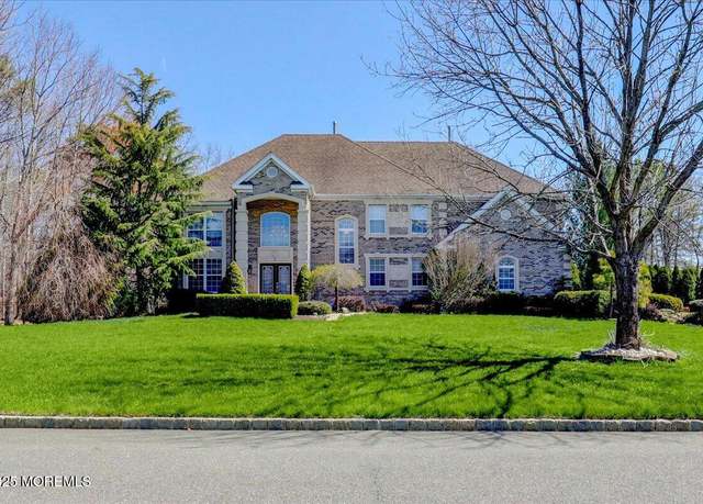 Property at 17 Woods Edge Dr, Jackson, NJ 08527, 4 beds, 2.5 baths