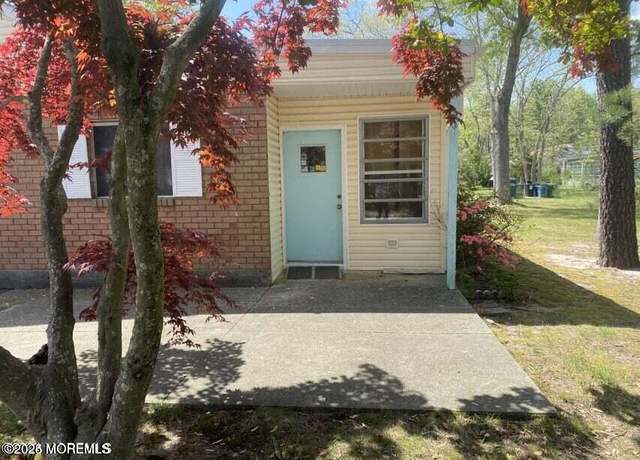 Property at 10 Hemlock St Unit D, Toms River, NJ 08757, 2 beds, 1 bath
