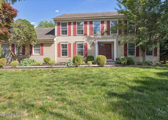 Property at 7 Stockton Dr, Cranbury, NJ 08512, 5 beds, 3 baths
