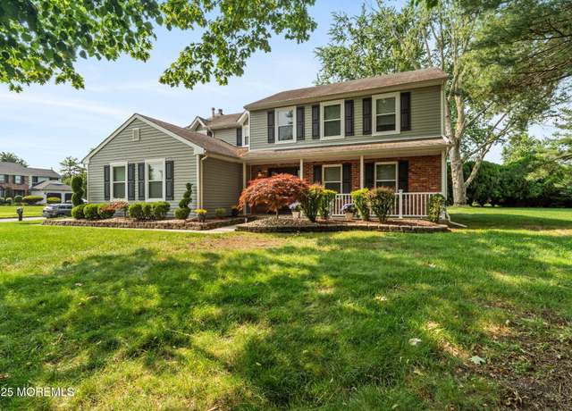 Property at 14 Lincolnshire Dr, Manalapan, NJ 07726, 4 beds, 2.5 baths