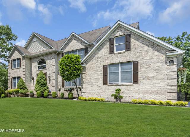 Property at 10 Biscayne Ct, Jackson, NJ 08527, 4 beds, 3 baths