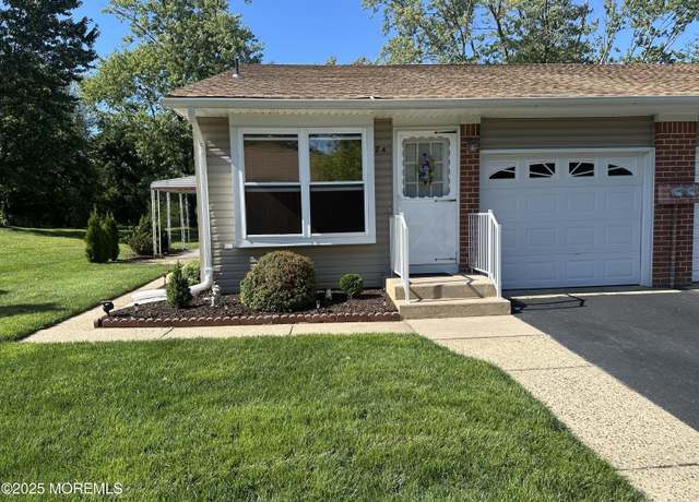 Property at 8A Yorktowne Pkwy, Whiting, NJ 08759, 2 beds, 1 bath