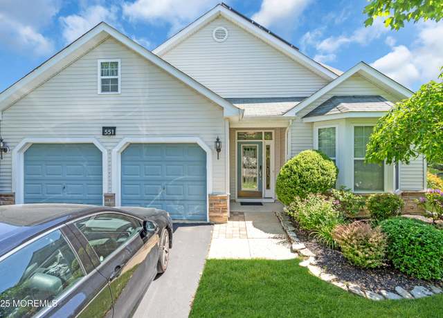 Property at 551 Bennington Ln, Lakewood, NJ 08701, 4 beds, 3 baths