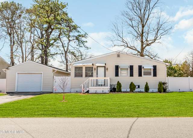 Property at 324 Georgia Dr, Brick, NJ 08723, 2 beds, 1 bath