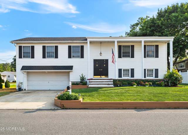 Property at 19 Elm St, Beachwood, NJ 08722, 4 beds, 3 baths