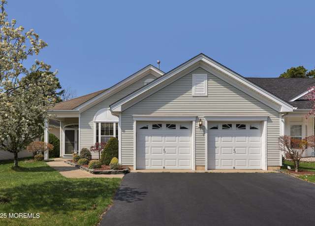 Property at 14 Sunlight Springs Rd, Lakewood, NJ 08701, 3 beds, 2 baths