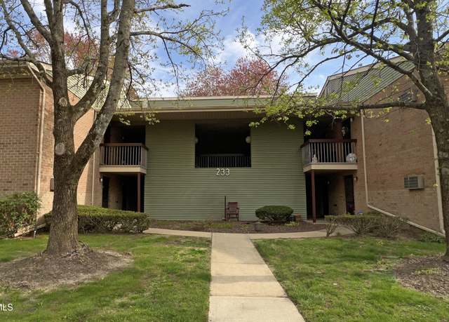 Property at 233 Medford Ct Unit B, Manalapan, NJ 07726, 2 beds, 2 baths