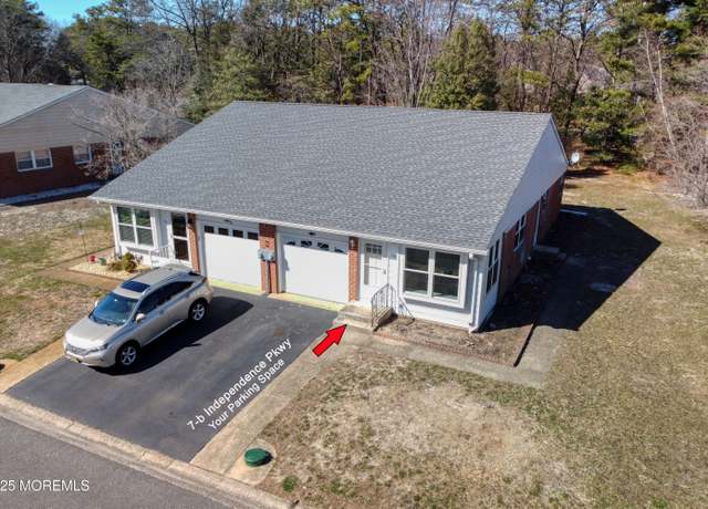 Property at 7 Independence Pkwy Unit B, Whiting, NJ 08759, 2 beds, 1.5 baths