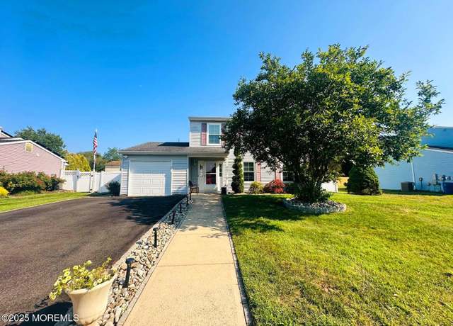 Property at 33 Snowdrift Ln, Howell, NJ 07731, 3 beds, 2.5 baths