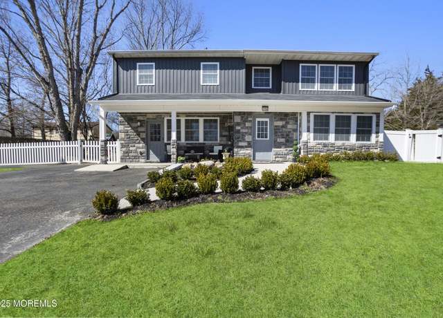Property at 1190 Manor Dr, Lakewood, NJ 08701, 4 beds, 3 baths