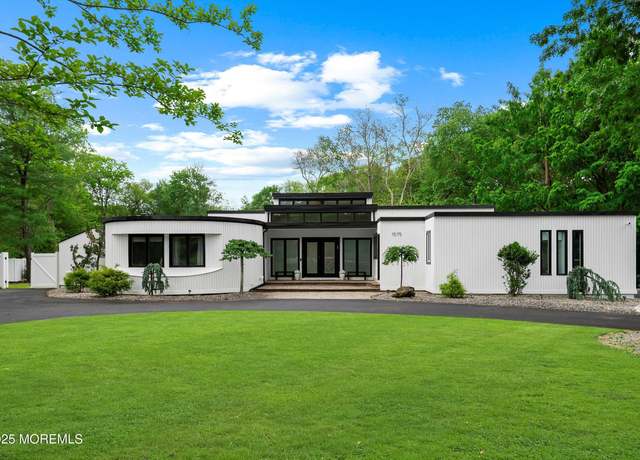 Property at 1575 Beaver Hollow Dr, Toms River, NJ 08755, 7 beds, 5 baths
