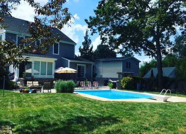 Property at 1171 Laurel Dr, Toms River, NJ 08753, 4 beds, 3 baths