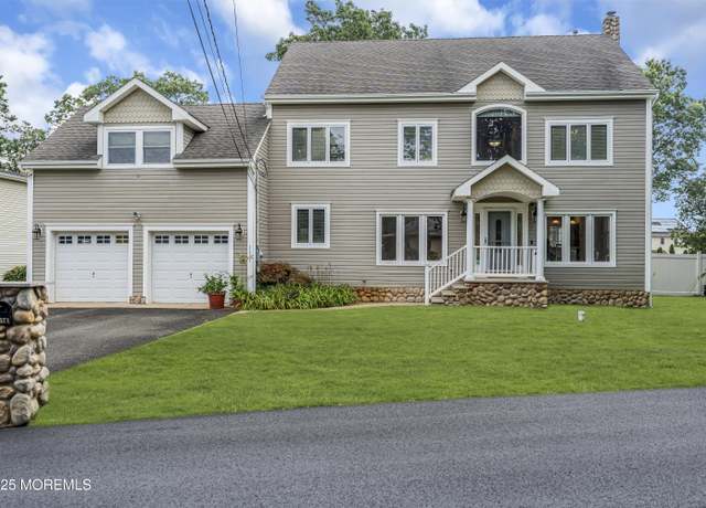 Property at 1171 Laurel Dr, Toms River, NJ 08753, 4 beds, 3 baths