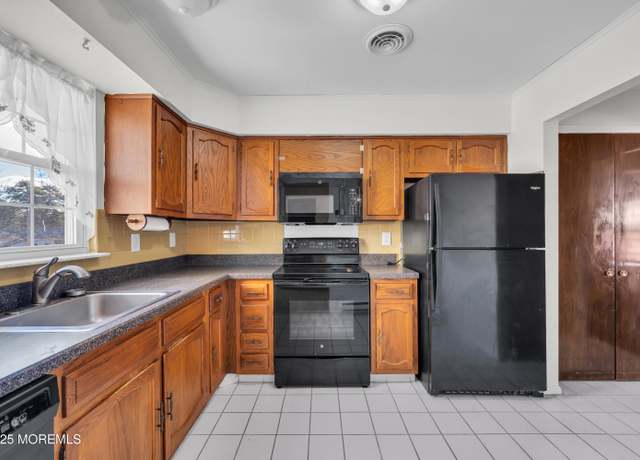 Property at 55 Franklin Ln, Whiting, NJ 08759, 2 beds, 2 baths