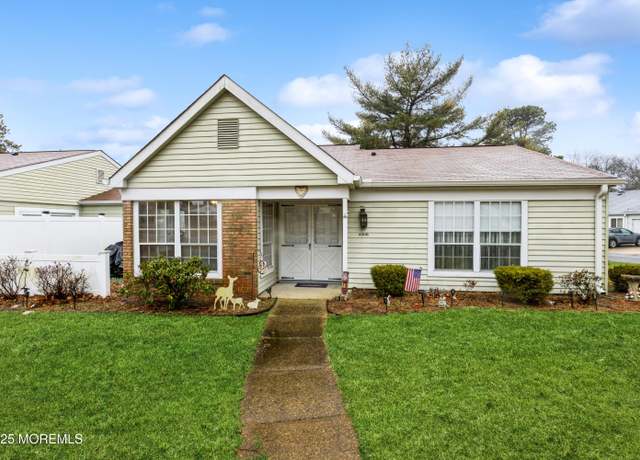 Property at 490B New Castle Ct, Manchester, NJ 08759, 2 beds, 2 baths
