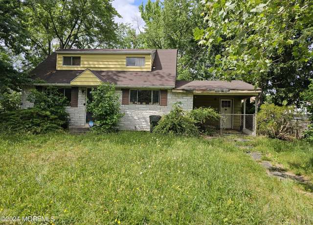 Property at 13 Irwin Pl, Hazlet, NJ 07730, 4 beds, 2.5 baths