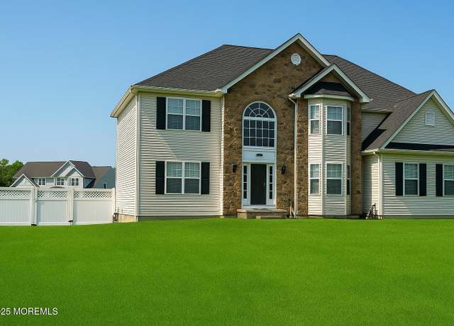 Property at 10 Etty Ct, Manchester, NJ 08759, 5 beds, 2.5 baths