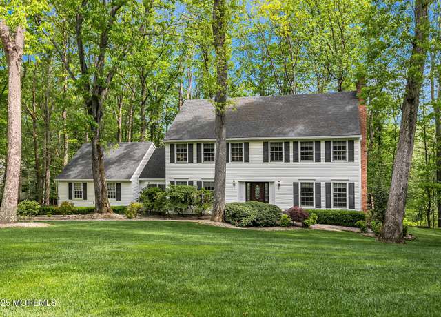 Property at 112 Deer Path Ln, Freehold, NJ 07728, 4 beds, 2.5 baths