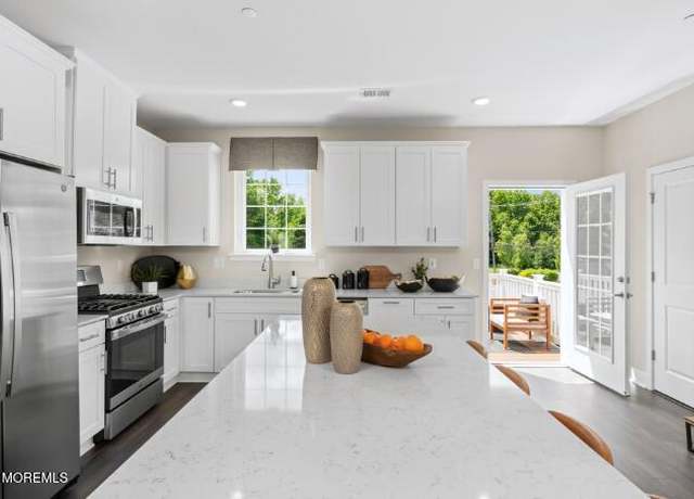 Property at 19 Primrose Ct, Manalapan, NJ 07726, 3 beds, 3.5 baths