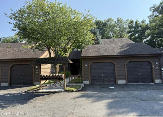 Property at 145 Maplewood Ct #145, Edison, NJ 08820, 2 beds, 1 bath