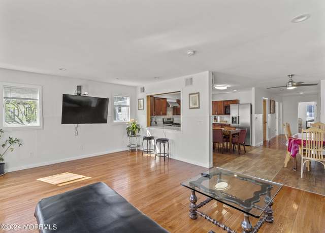 Property at 305 Franklin Ave, Seaside Heights, NJ 08751, 6 beds, 5.5 baths