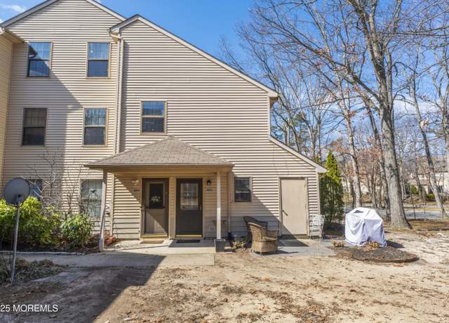 Property at 1105 Poppy Pl, Jackson, NJ 08527, 2 beds, 1 bath