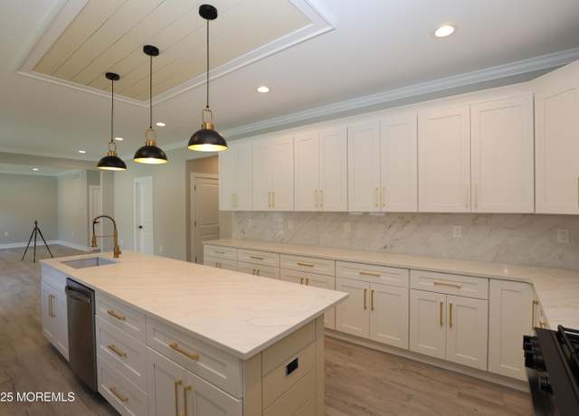 Property at 801 Commonwealth Blvd, Toms River, NJ 08757, 5 beds, 4 baths