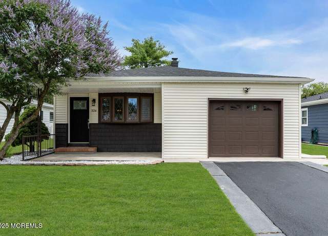 Property at 324 Barbados Dr N, Toms River, NJ 08757, 2 beds, 2 baths