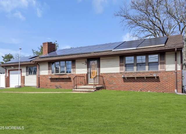 Property at 506 Irisado Dr, Brick, NJ 08723, 3 beds, 1.5 baths