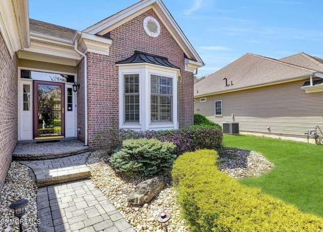Property at 23 Muirfield Rd, Jackson, NJ 08527, 3 beds, 3 baths