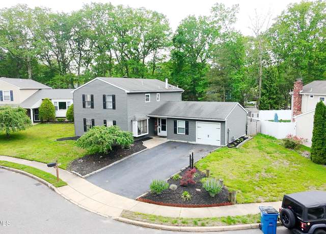 Property at 4 Liberty Ct, Howell, NJ 07731, 5 beds, 3.5 baths