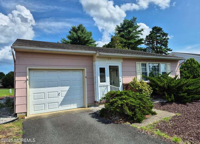Property at 29 Carlisle Rd, Toms River, NJ 08757, 2 beds, 1 bath