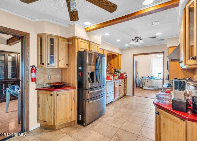 Property at 504 Devoe Ave, Forked River, NJ 08731, 3 beds, 2.5 baths