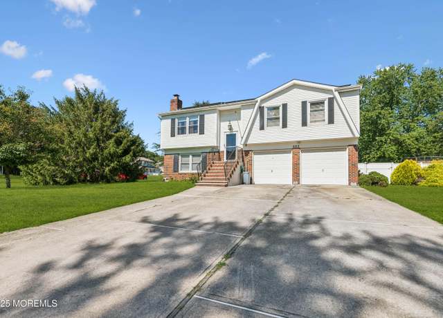 Property at 682 Millbrook Rd, Brick, NJ 08724, 4 beds, 1.5 baths