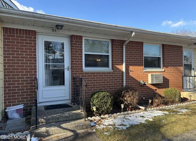 Property at 5 Alden Ct Unit E, Whiting, NJ 08759, 1 bath
