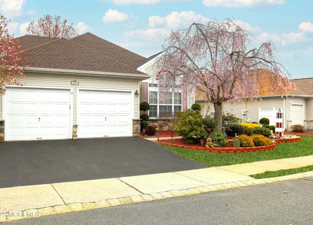 Property at 40 Isabella Dr, Manchester, NJ 08759, 2 beds, 2 baths
