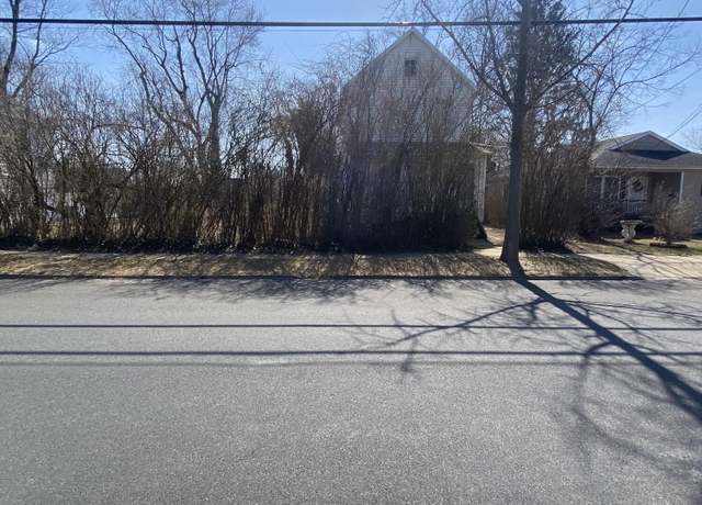 Property at 114 Center St, Freehold, NJ 07728, 3 beds, 1 bath