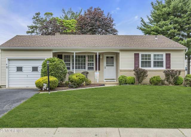 Property at 32 Bugle Ct, Toms River, NJ 08757, 2 beds, 1 bath