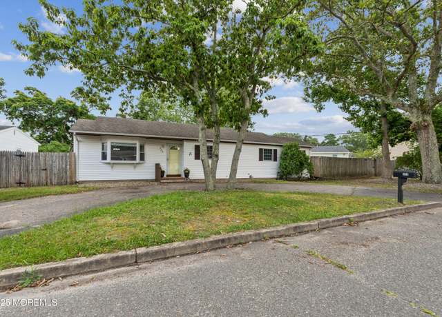 Property at 384 18th Ave, Brick, NJ 08724, 4 beds, 2 baths