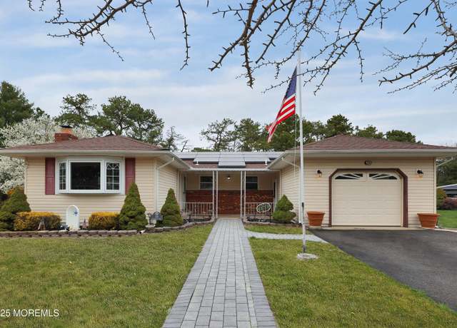 Property at 10 S Point Ct, Toms River, NJ 08757, 2 beds, 2 baths