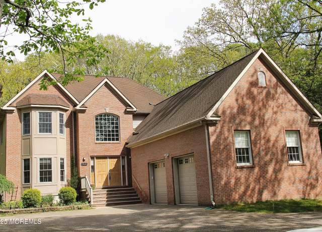 Property at 113 Willow Dr, Jackson, NJ 08527, 5 beds, 3.5 baths