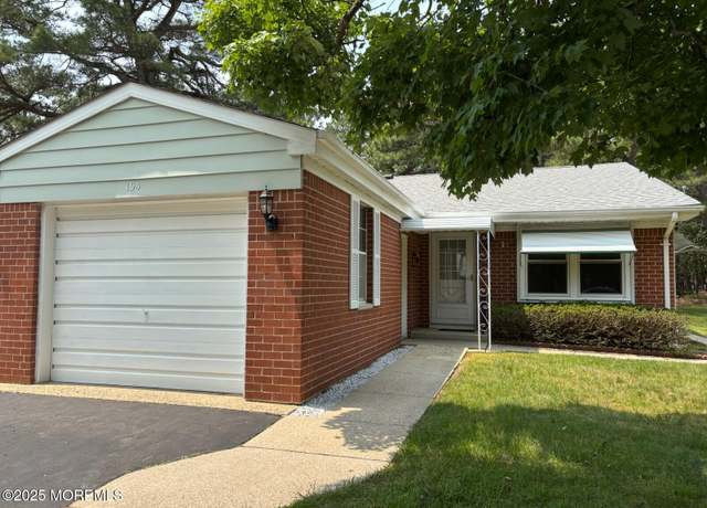 Property at 194 Constitution Blvd, Whiting, NJ 08759, 2 beds, 1.5 baths